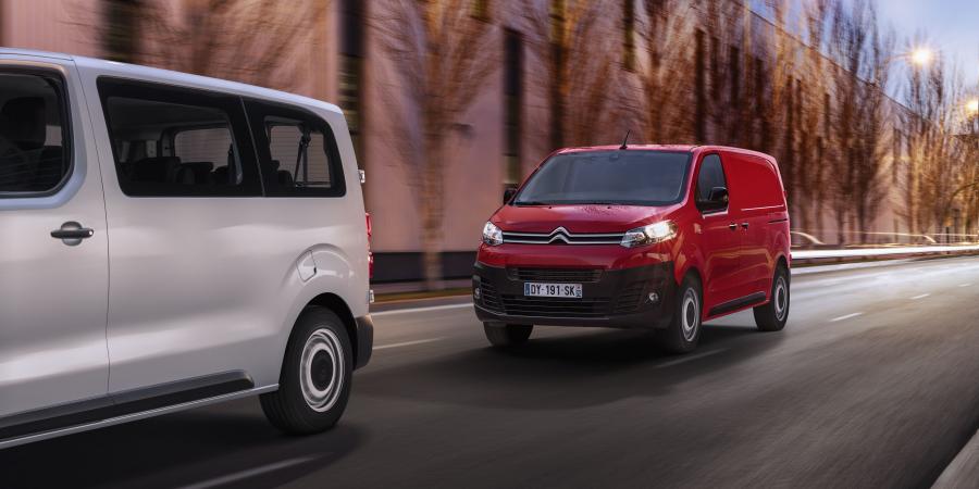  Citroen Jumpy Combi 2016 года  (фото 9 из 19)